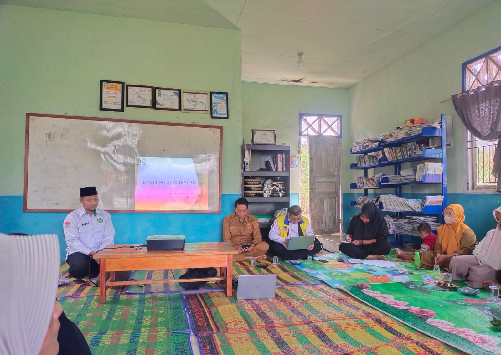 Muhammad Andi Gunawan Isi Materi Pelatihan UMKM yang Digelar Perpustakaan Rona Niscala Air Lengit